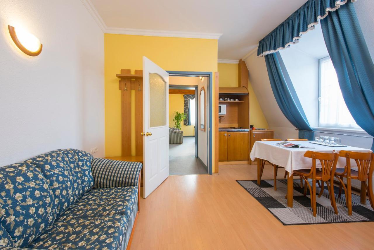 Kikelet Club Hotel Mişcolţ Exterior foto