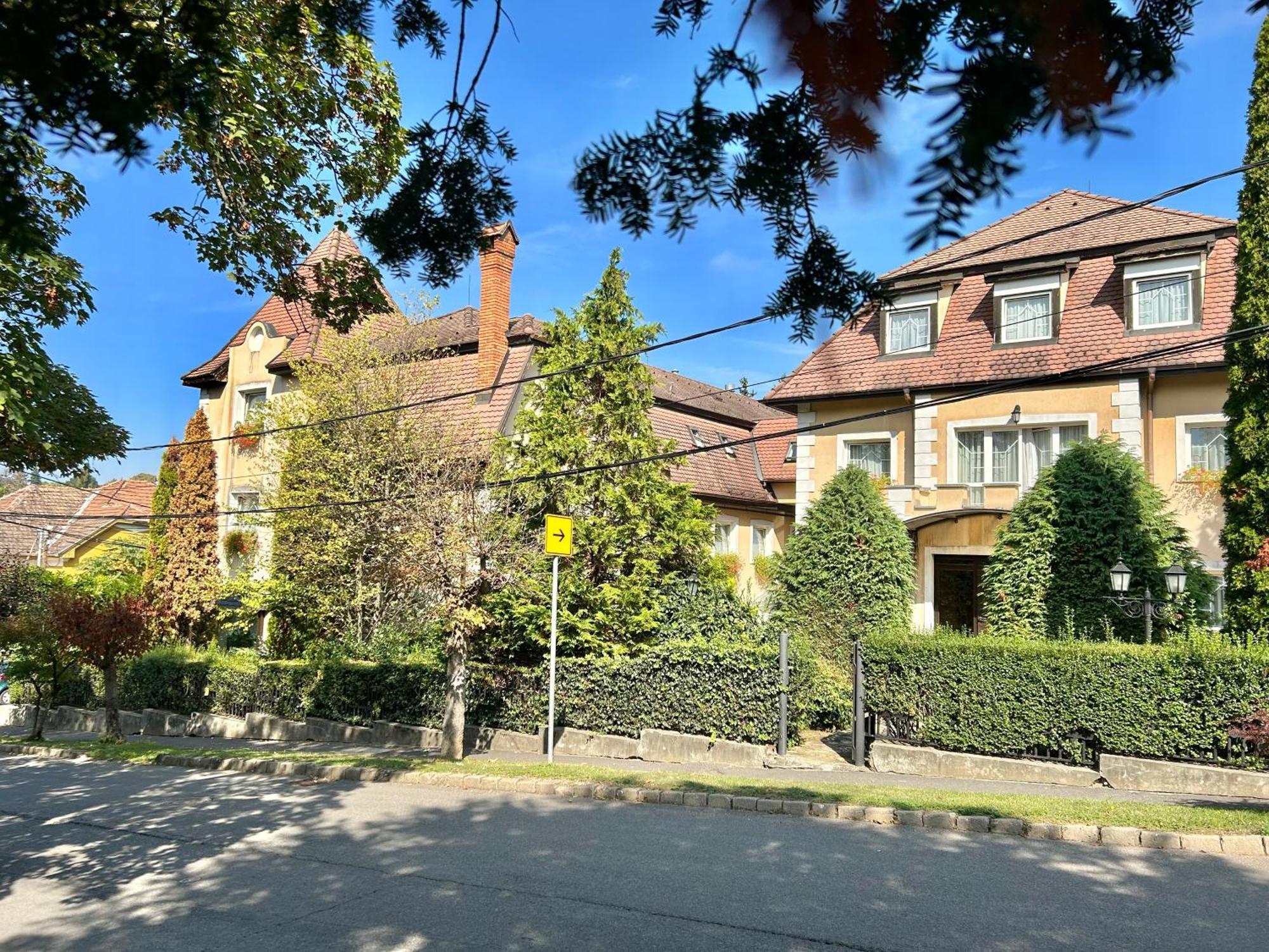 Kikelet Club Hotel Mişcolţ Exterior foto