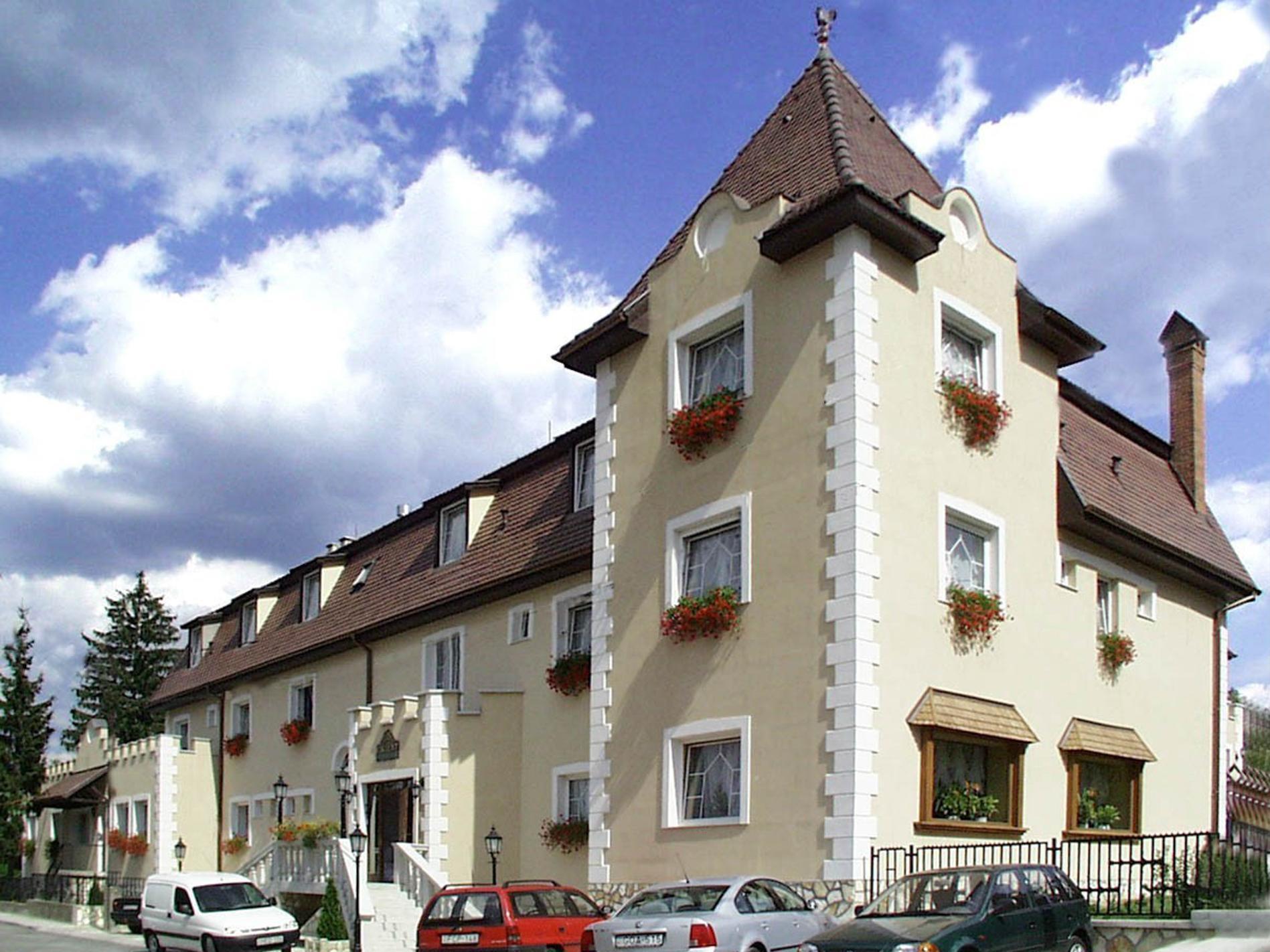 Kikelet Club Hotel Mişcolţ Exterior foto