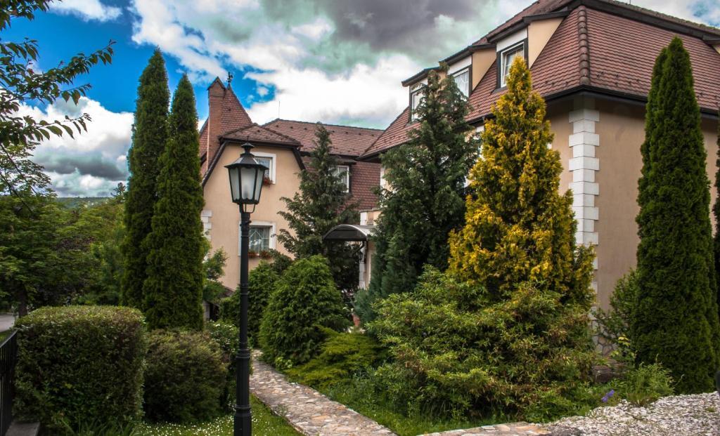 Kikelet Club Hotel Mişcolţ Exterior foto